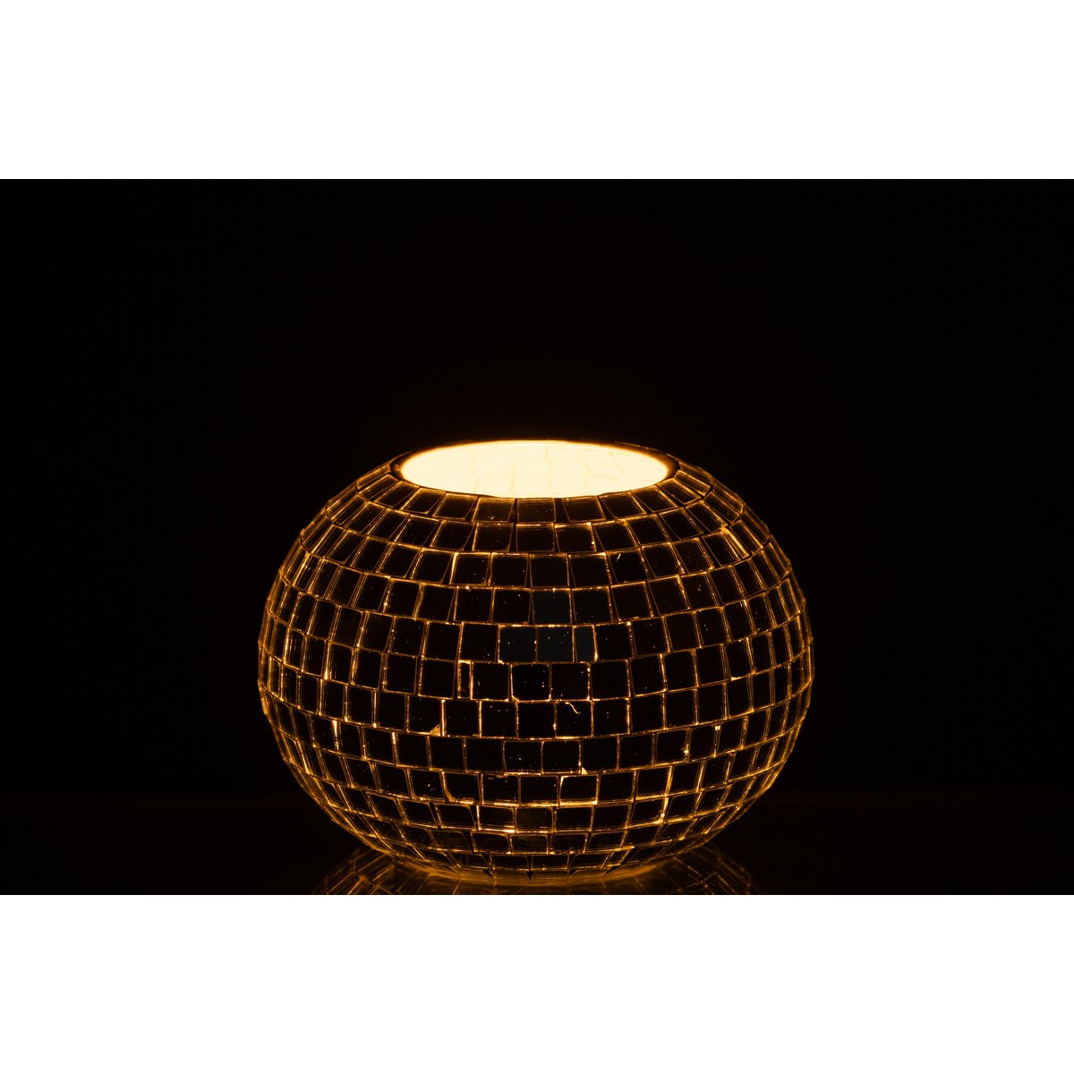 Détail du bougeoir J-Line Mosaic en verre argenté, reflets lumineux