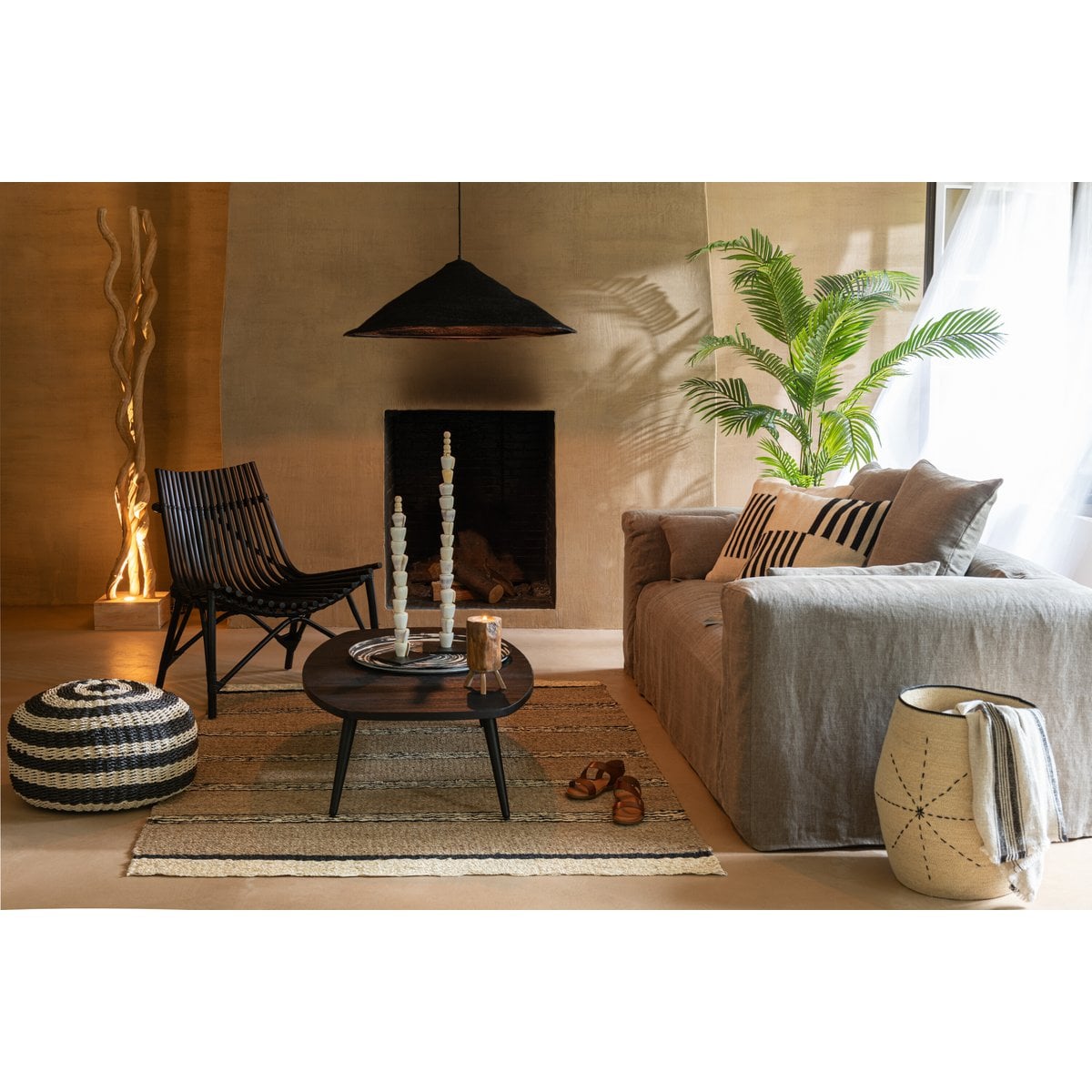Chaise J-Line en rotin noir avec décor floral