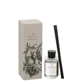 Détail de l'huile parfumée J-Line, figues et baies en harmonie