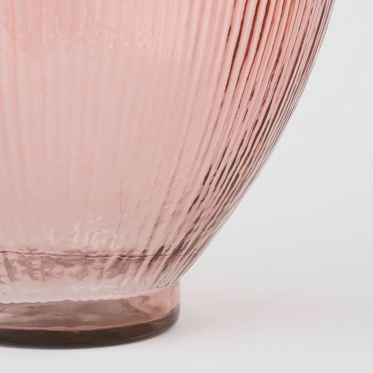 Détail du vase Firenza mettant en valeur son design raffiné