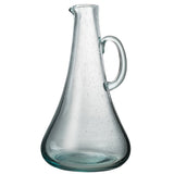 Détail de la carafe J-Line mettant en valeur son design moderne en verre