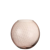 Vase J-Ribbels en verre rose, vue de face avec détails en lumière naturelle