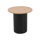 Tables d'appoint en bois et liège sous différents angles