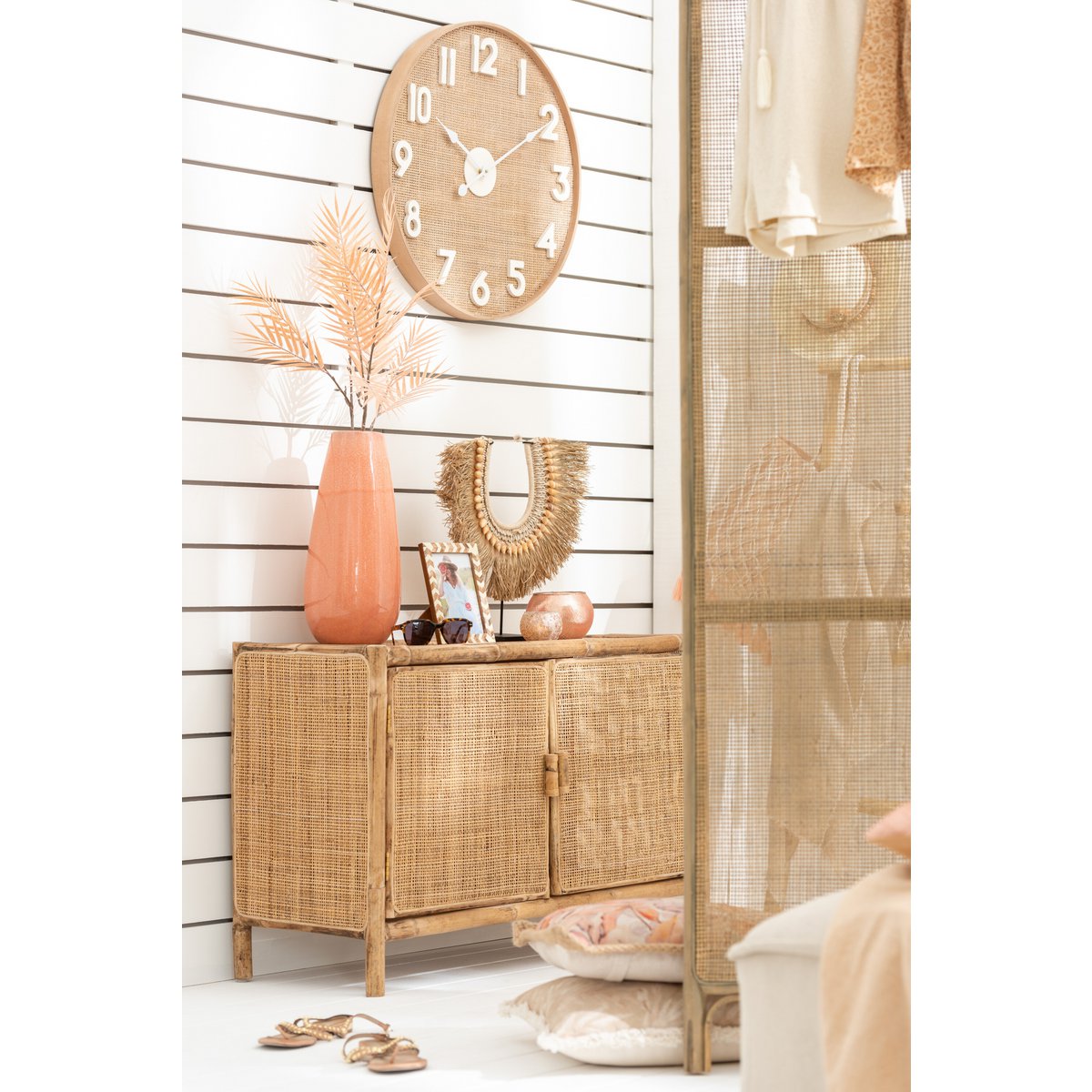 Objet décoratif J-Line dans un salon élégant