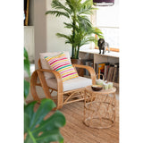 Coussin Coco Stripes J-Line sur un canapé moderne