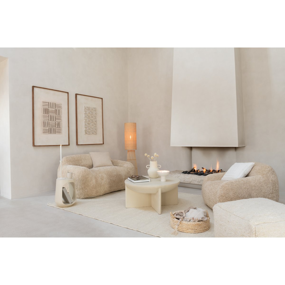 Vue latérale de la décoration murale J-Line en bois