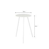 Table d'appoint Seattle Blanc à côté d'un canapé, idéale pour l'intérieur.