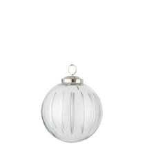 Boule de Noël Stripe J-Line en verre transparent et argenté, vue de face