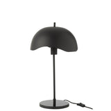 Détail du design moderne de la lampe J-Line, métal et marbre
