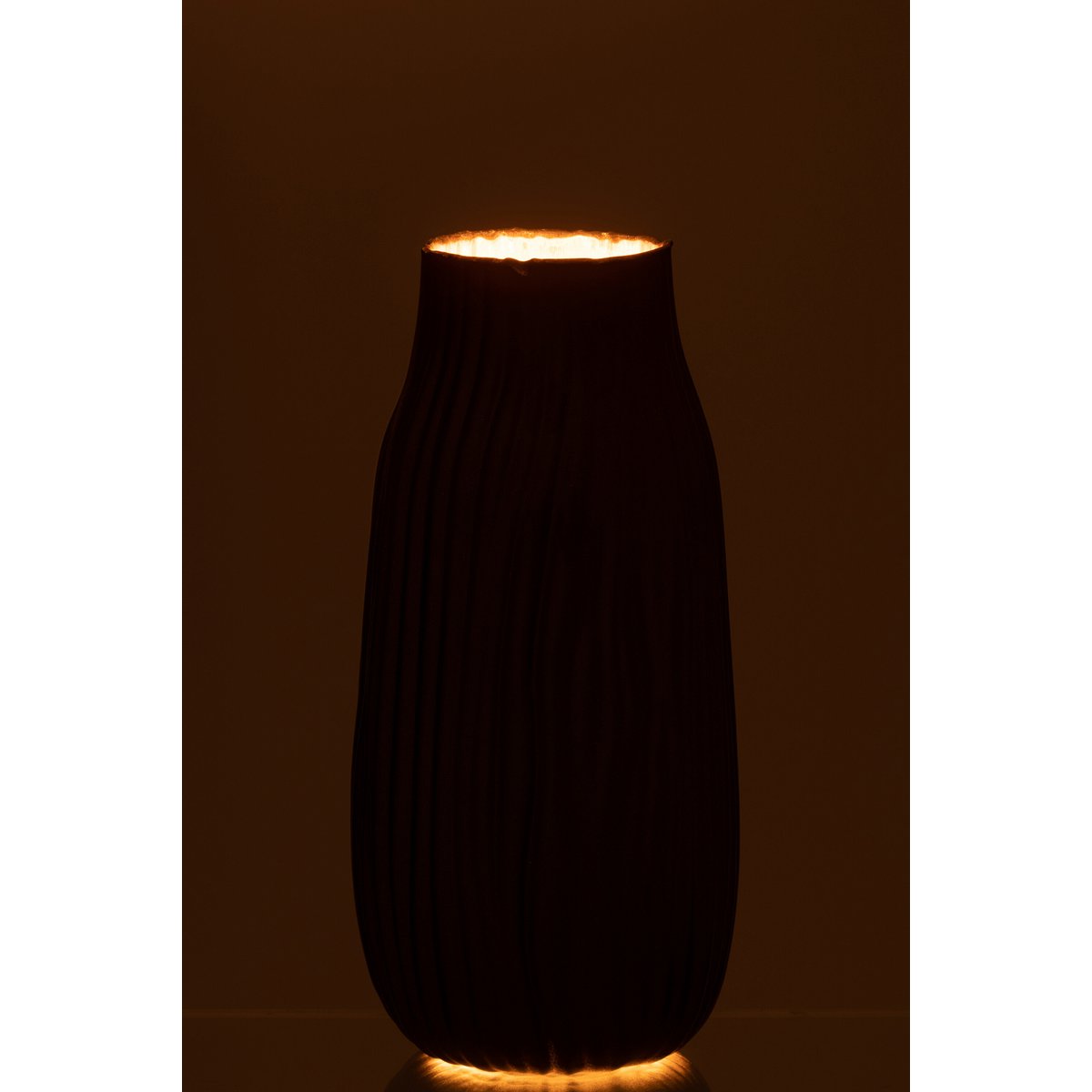 Détail du vase J-Notches, finition en verre de qualité