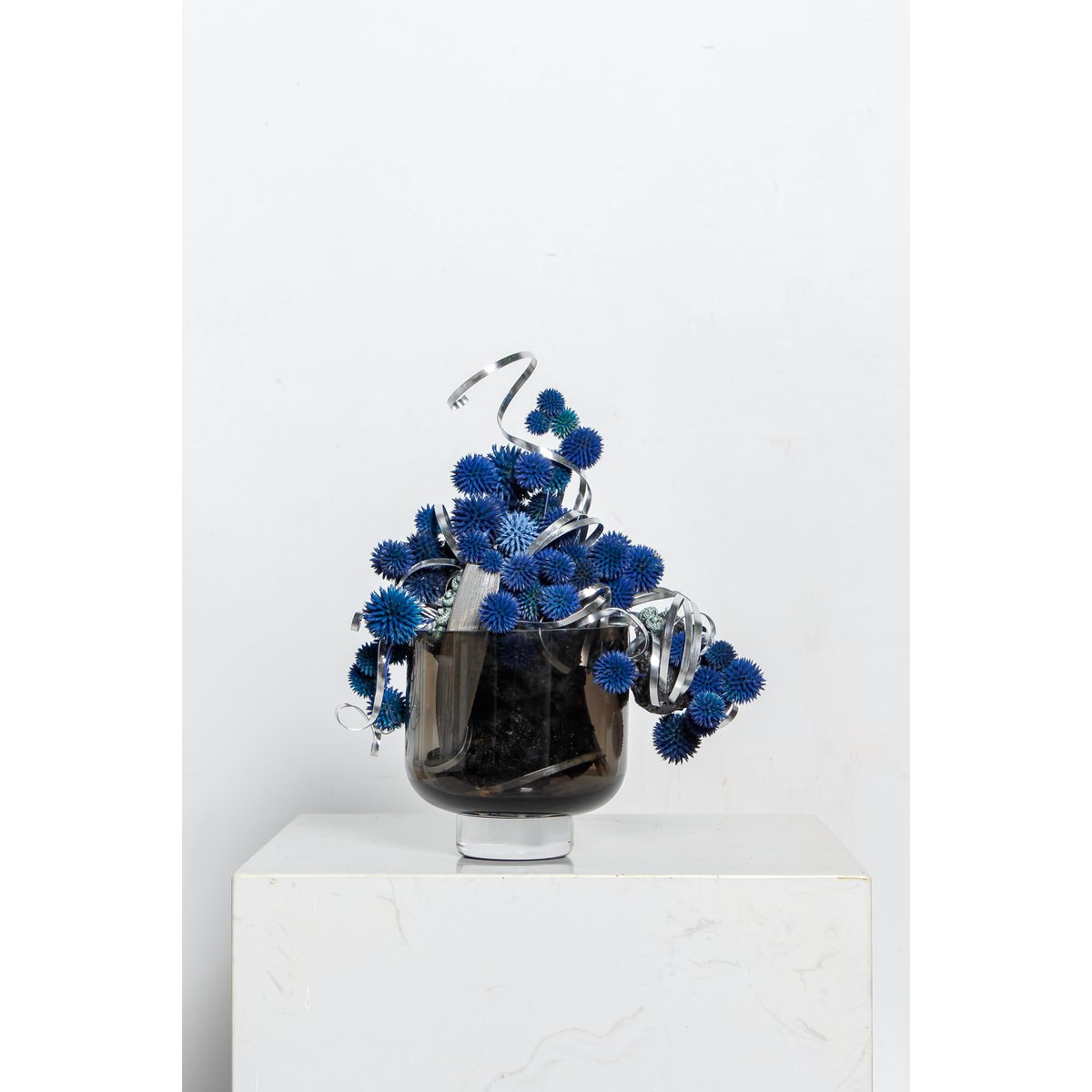 Vase moderne OMAHA en verre gris, design sobre et élégant