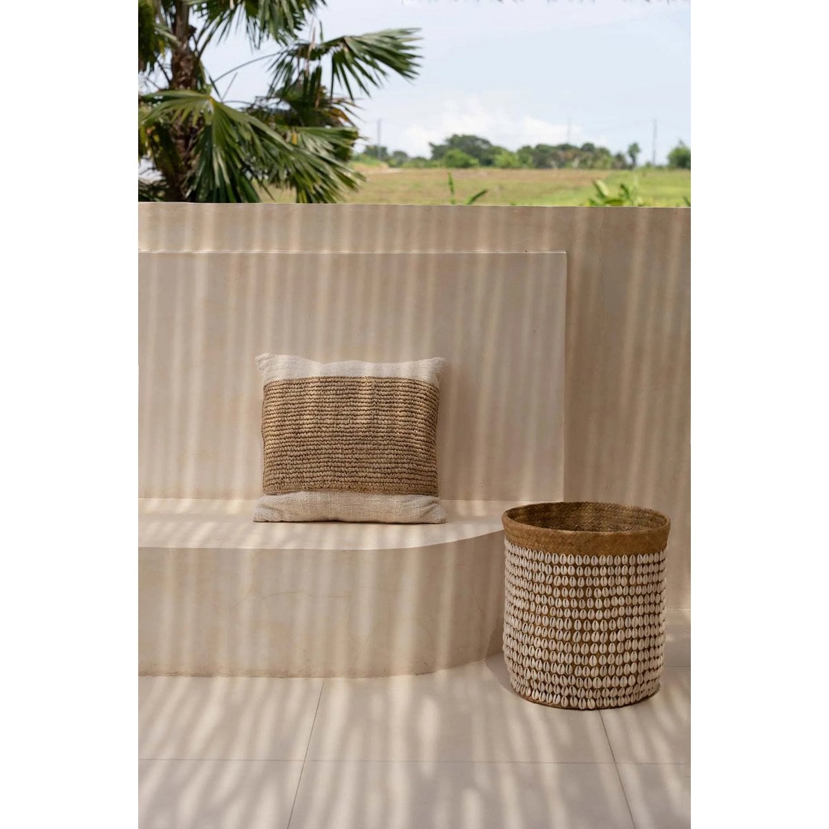 Vue latérale du panier Pandan 231, design artisanal
