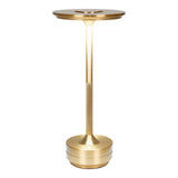 Lampe Lyneham posée sur une table en bois
