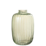 Détail du vase J-Line en verre, montrant sa couleur verte intense