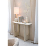 Lampe J-Line sur une table décorée