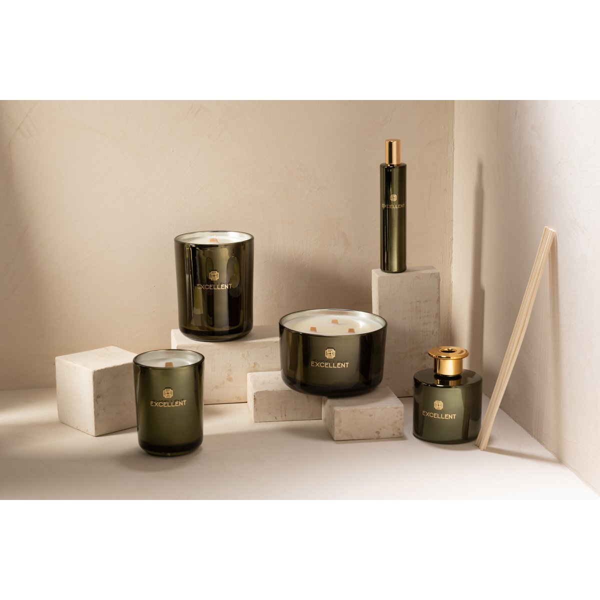 Bougie J-Line avec parfum bois de bergamote, gros plan sur la flamme