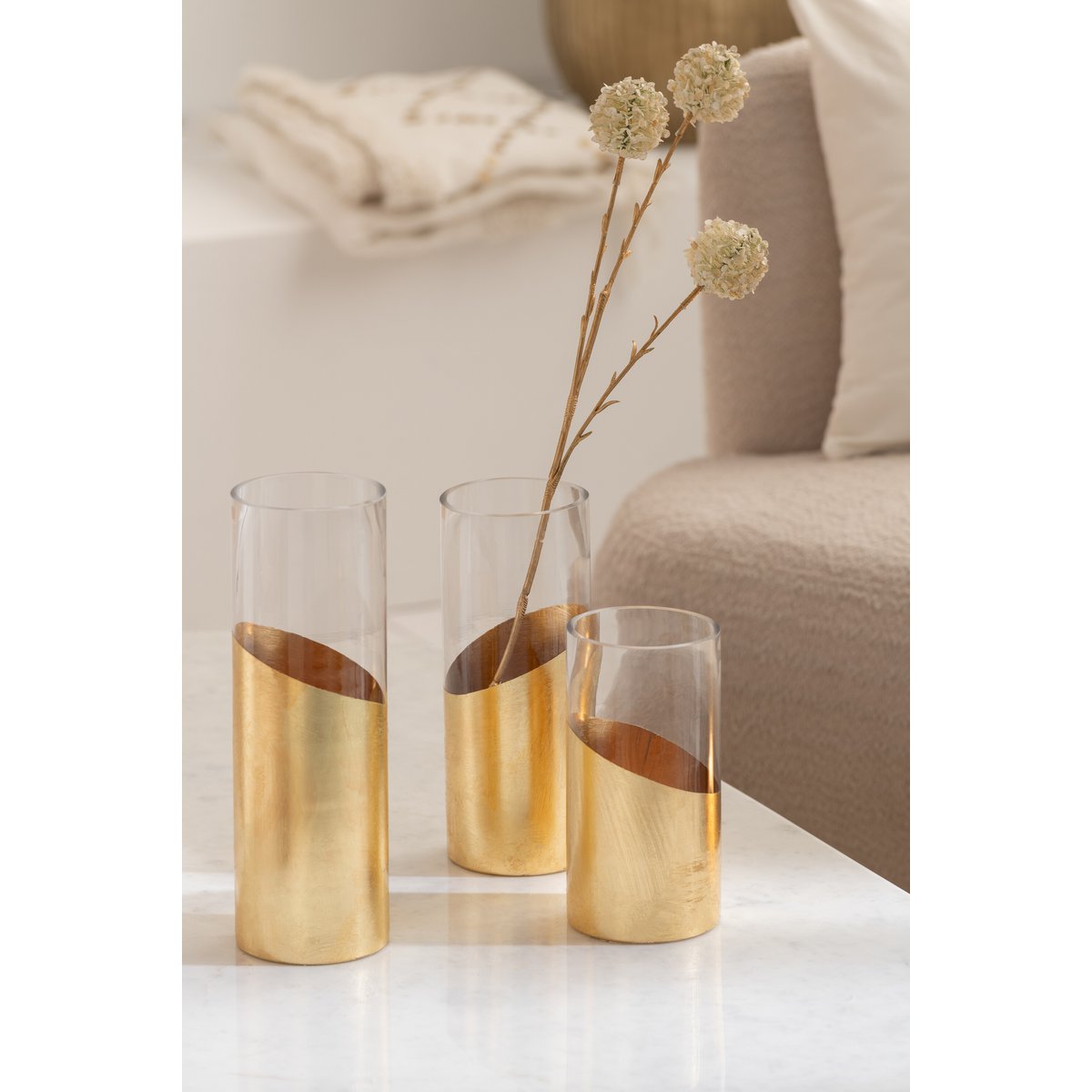 Détail du verre transparent de la lanterne J-Line Moa.