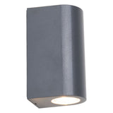 La lampe murale extérieure "Alecto" mesure 6,8 x 8,8 cm et mesure 15,5 cm de haut. Il se compose d'un plastique de haute qualité avec une surface légèrement structurée qui semble peinte. Timeless Black rend la lampe universellement utilisable.