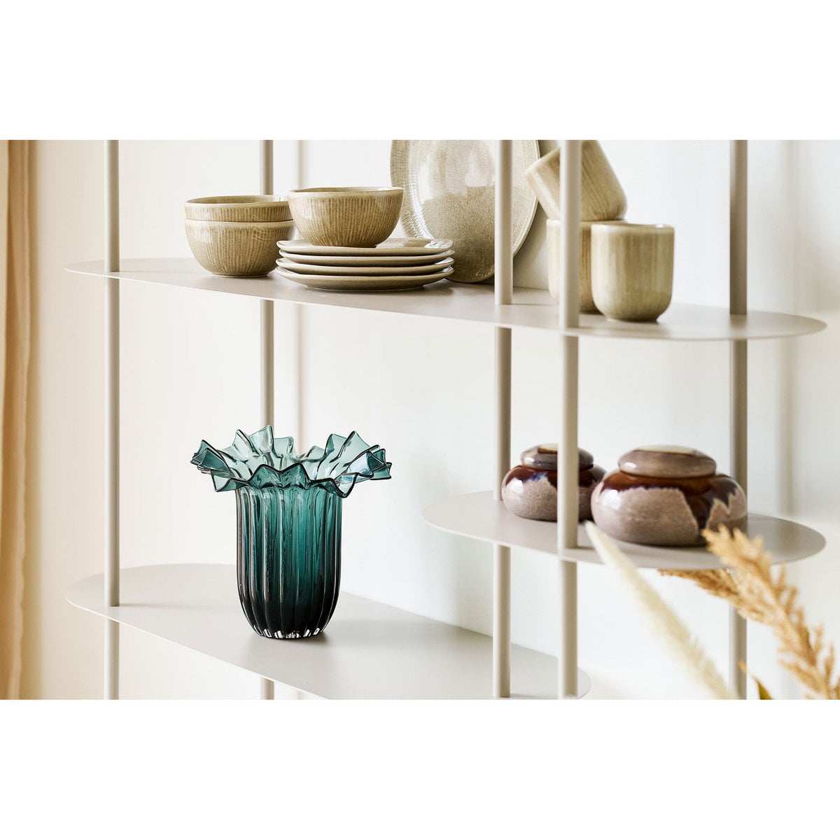 Vase en verre soufflé, détail de la base et de la couleur