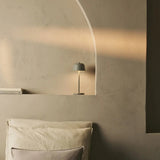 Lampe de table rechargeable Anton Shadow gris