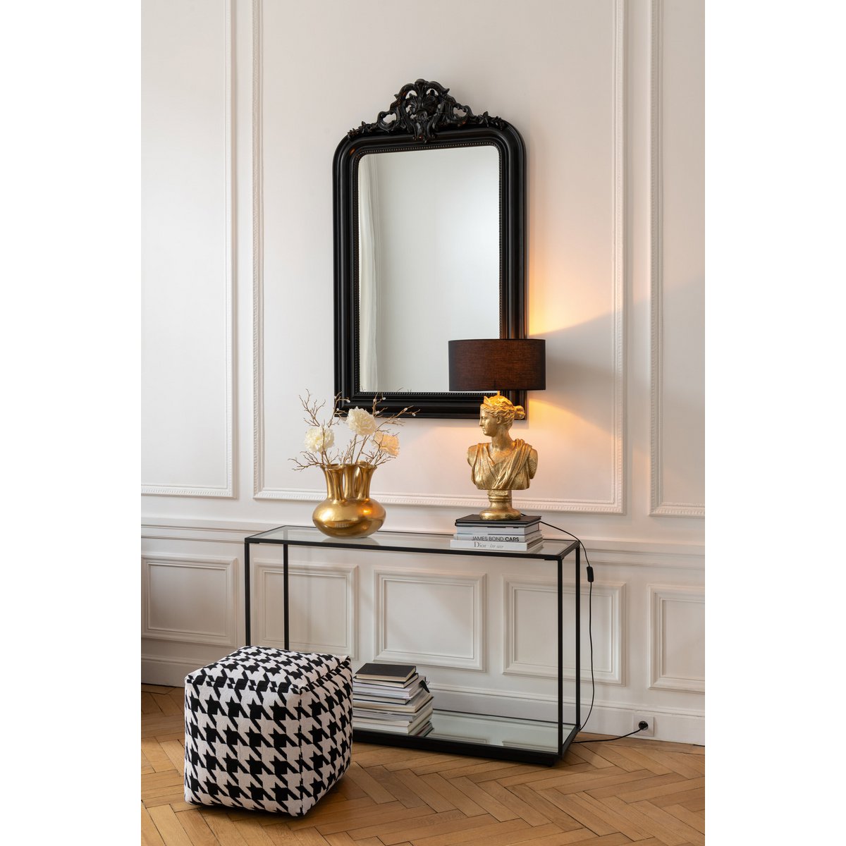 Vue latérale du pouf J-Line Wide, design élégant