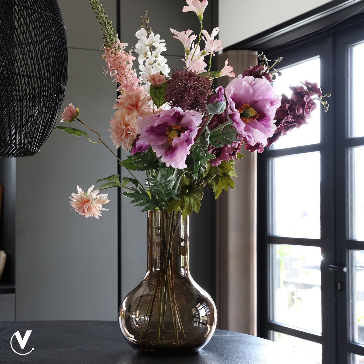 Vase en verre taupe
