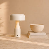 Lampe de table en métal blanc Jape