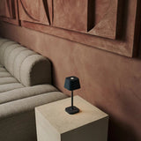 Lampe à poser rechargeable Ava en métal gris