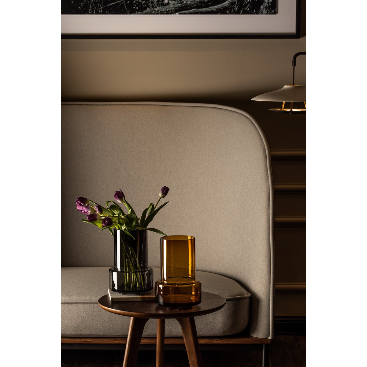 Vase design gris foncé TYLER12GR en ambiance moderne