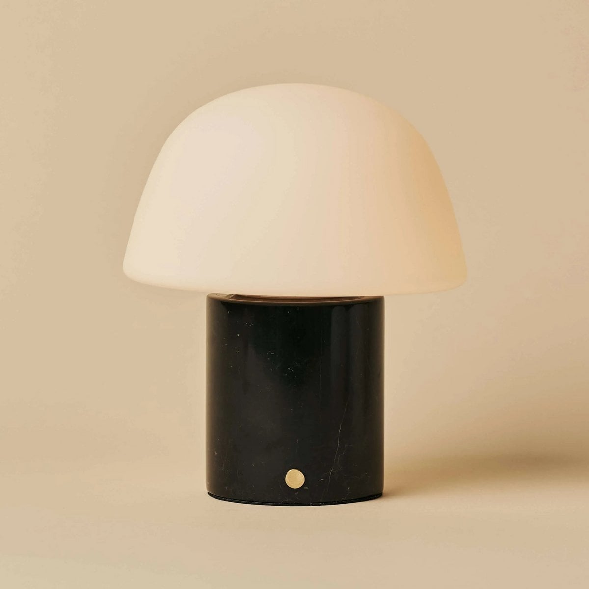 Lampe de table Maes Noir en marbre Nero Marquina avec abat-jour
