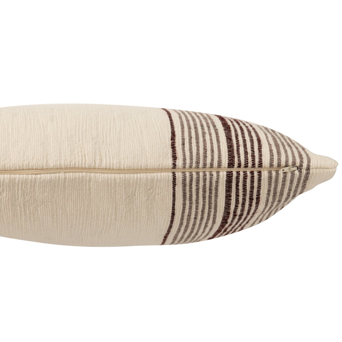Coussin J-Line sur un canapé moderne, ambiance chaleureuse