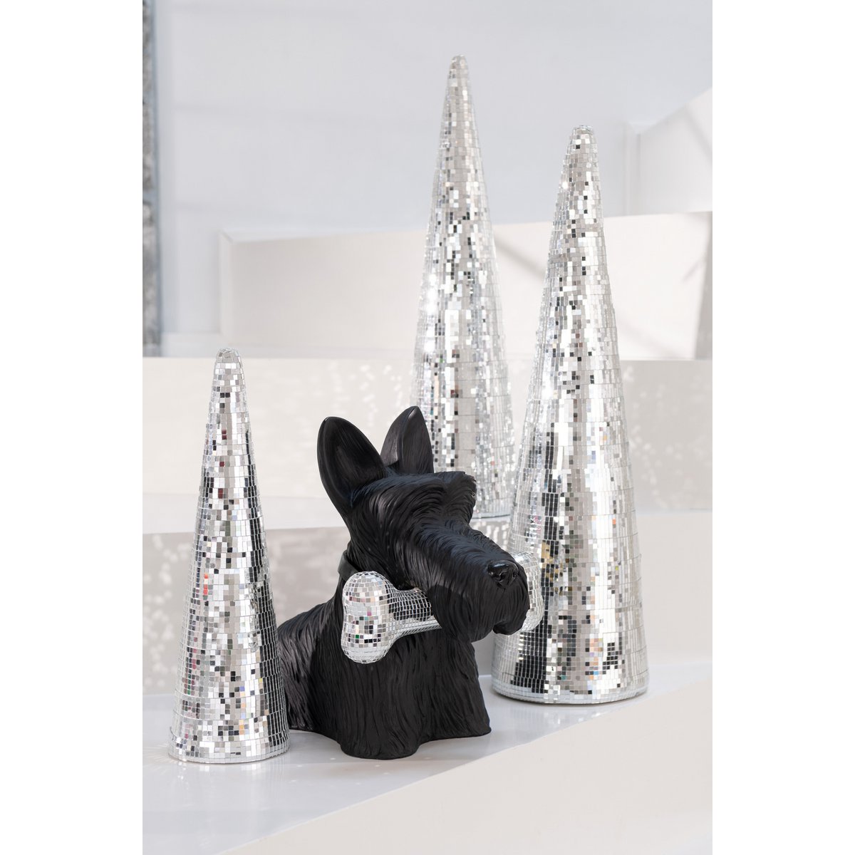 Scottish Terrier J-Line, décor chic et contemporain