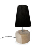 La lampe de table en bois en teck Raffia - noir naturel