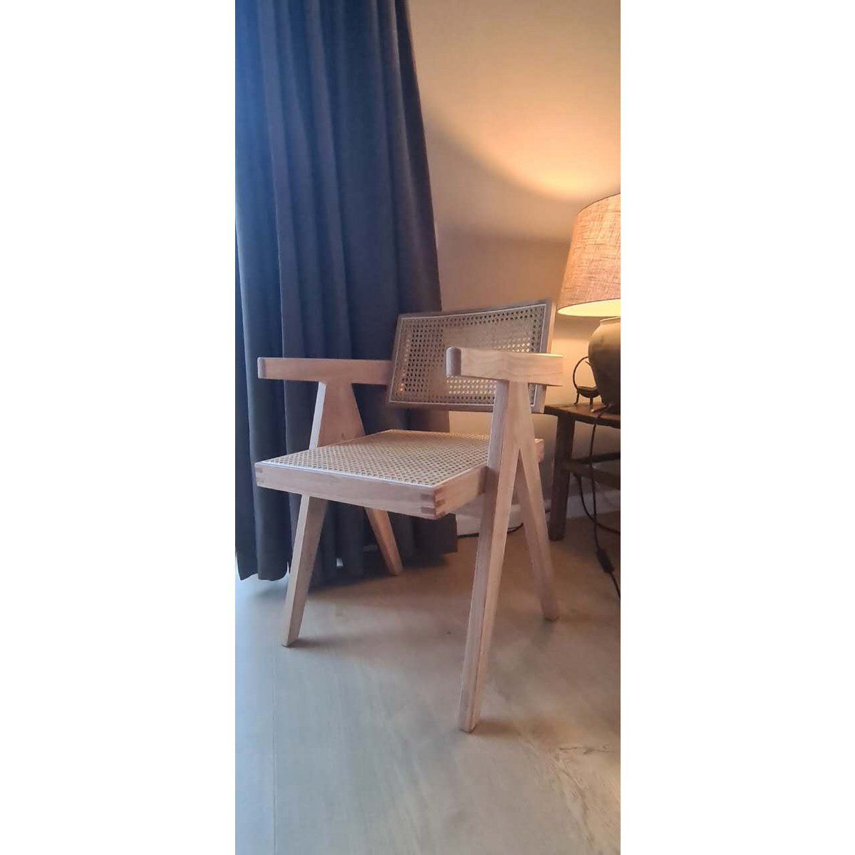 Chaise de conception moderne Pierre Jeanneret, confort optimal