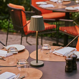 Lampe de table nervurée vert olive Maya