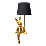 Détail de la lampe Helge montrant le design en céramique