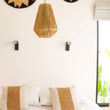 Abat-jour rond ENDAH en raphia, vue de face, design élégant