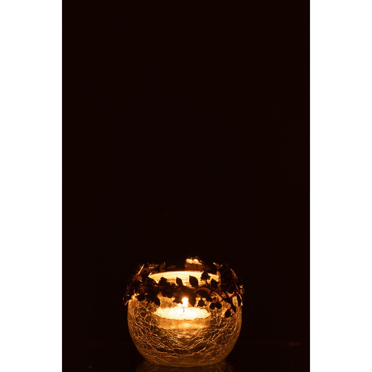 Bougeoir J-Line Volve sur une table, ambiance chaleureuse