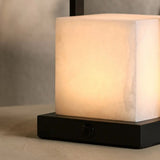 Lampe à poser rechargeable en albâtre naturel Nola