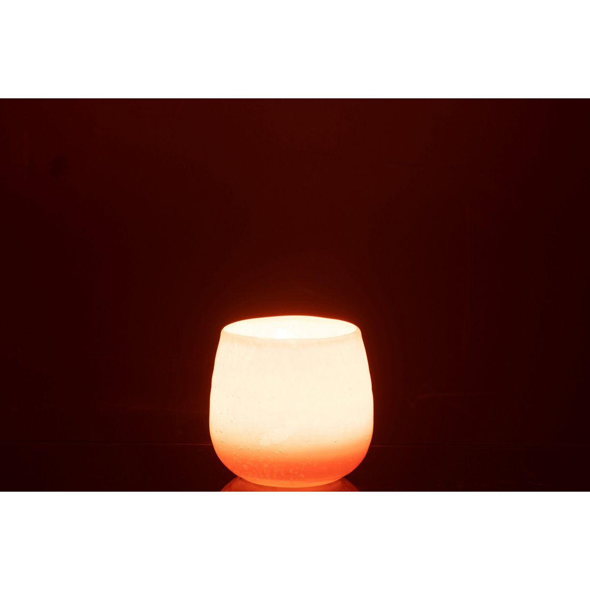 Vase Juliette J-Line sur une table moderne, décor intérieur