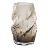 Vase en verre soufflé marron, vue de face avec détails du verre