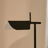 Vue latérale de la lampe de commode Marcello