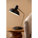 Capot de lampe de table