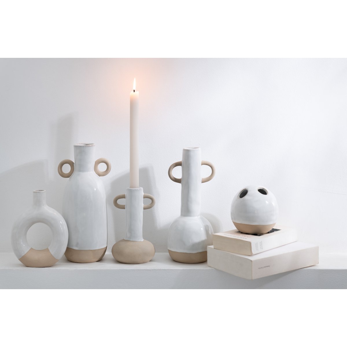 Vase J-Line Circle en porcelaine blanche, vue de face