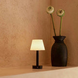 Lampe de table rechargeable en bois noir Zoë