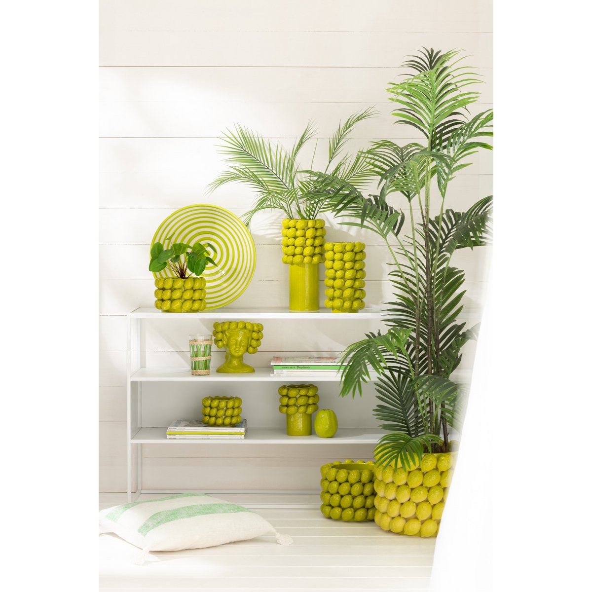 Détail du pot de fleurs J-Line, couleur vert citron