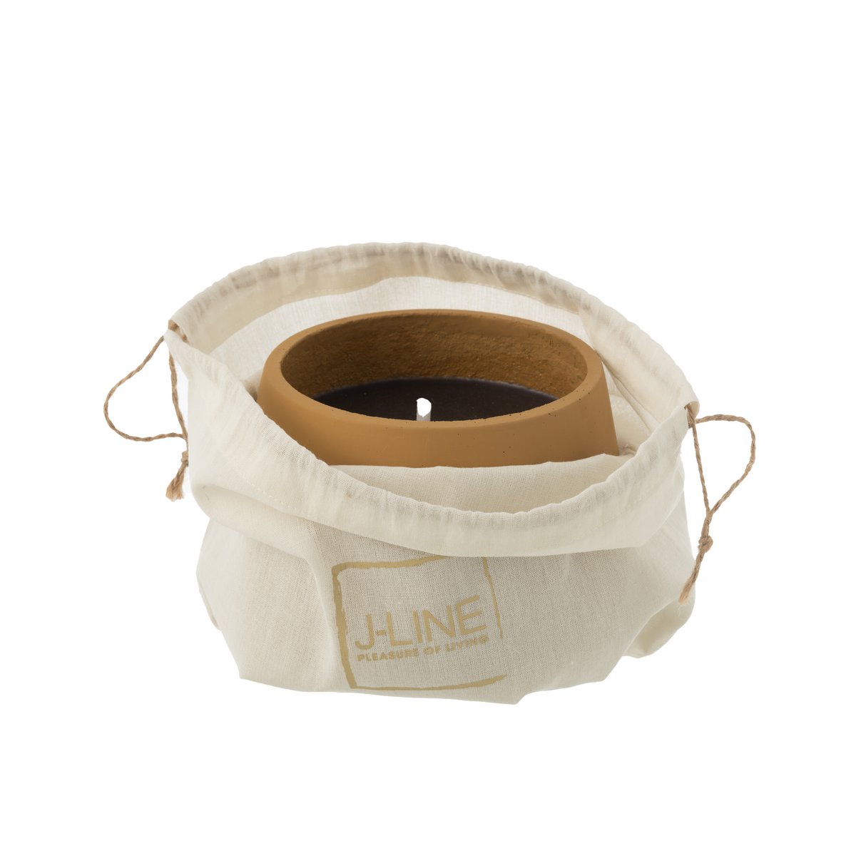 Bougie Cyra sur une table de jardin, ambiance chaleureuse