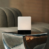 Lampe en bois sans fil noire Yce