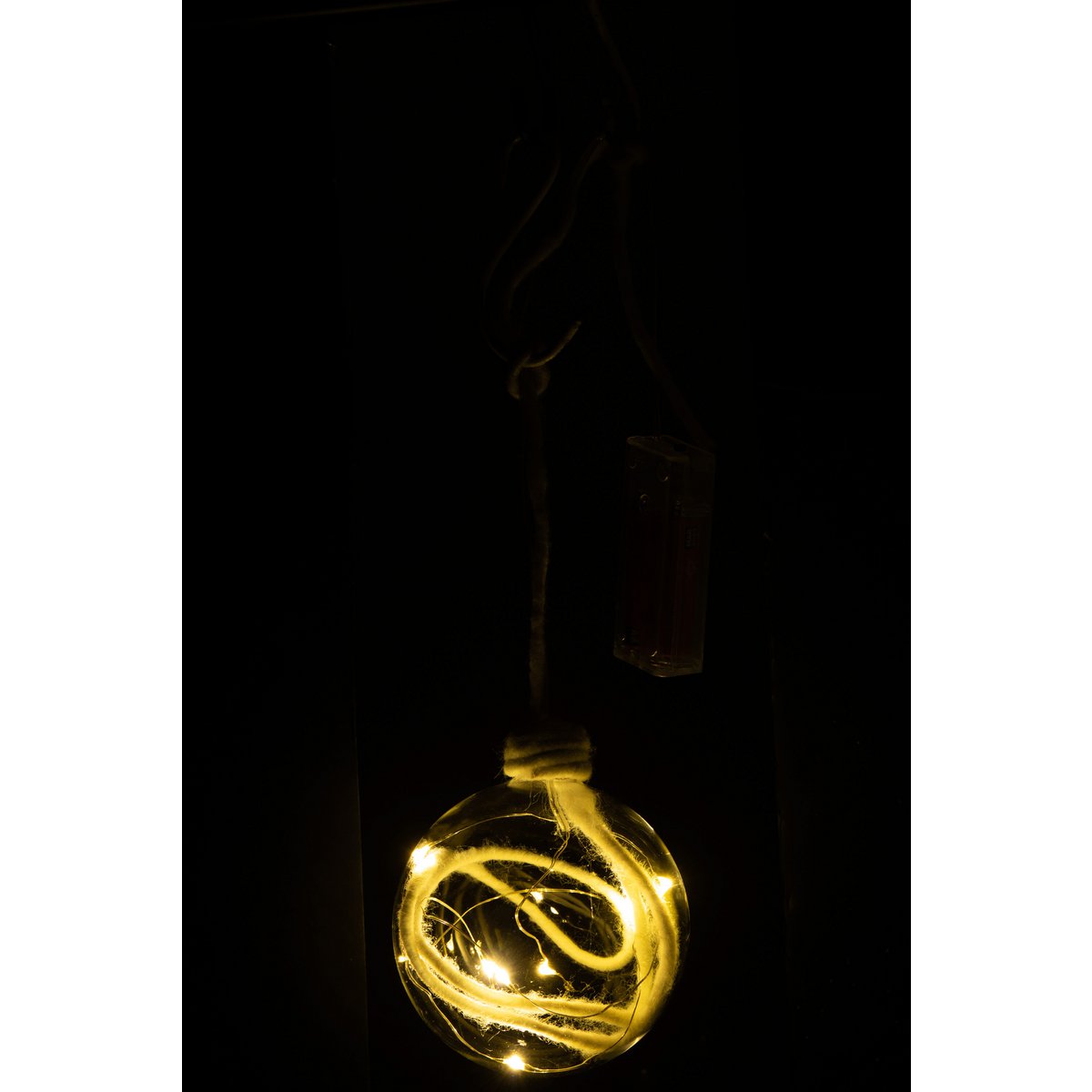 Ambiance festive avec la boule de Noël J-Line illuminée