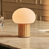 Lampe à poser rechargeable en bois clair